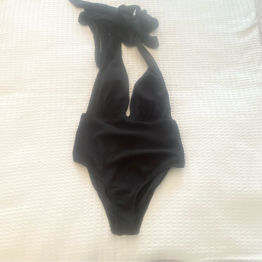Amazon black ribbed one piece swimsuit multi-way wear size Medium